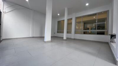 House Sukhumvit 15 Asoke Sale