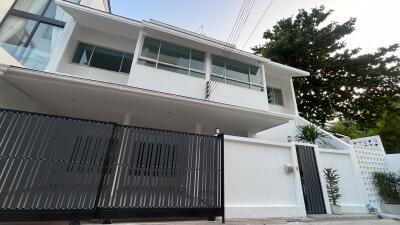 House Sukhumvit 15 Asoke Sale