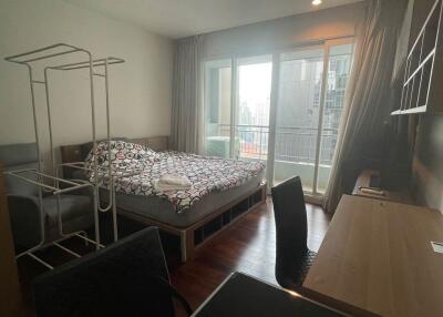 Condo for Rent at Circle Condominium