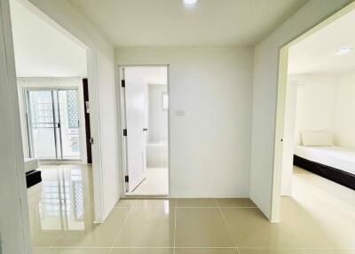 2 bed Condo in The Waterford Rama 4 Phra Khanong Sub District C020917