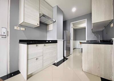 3 bed Condo in The Waterford Sukhumvit 50 Phra Khanong Sub District C020916