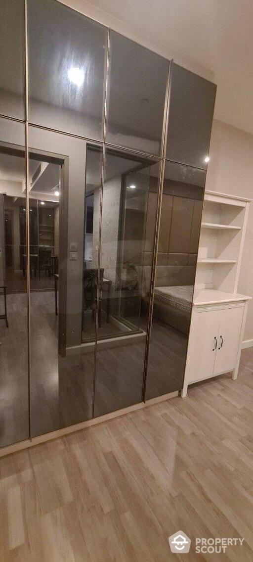 1-BR Condo at The Room Rama 4 near MRT Hua Lamphong