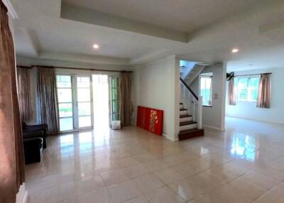 Comfortable 4 Bedroom Family Home in Land and Houses Sansai Chiang Mai