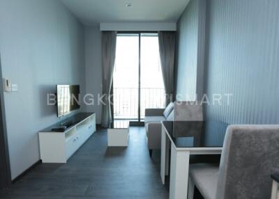 Condo at Edge Sukhumvit 23 for rent