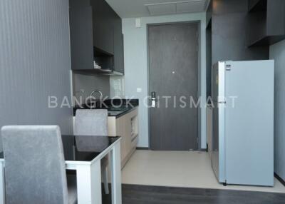 Condo at Edge Sukhumvit 23 for rent