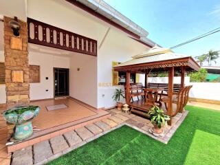3 Bedrooms Villa / Single House in Pattaya Paradise Village East Pattaya H011733