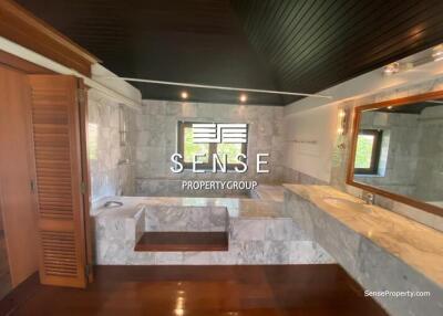 Classic 4 bedroom house for rent in Sukhumvit 26