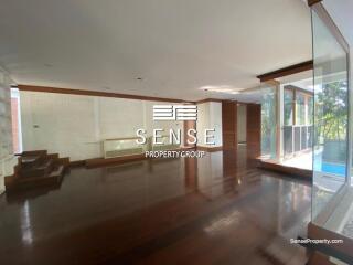 Classic 4 bedroom house for rent in Sukhumvit 26