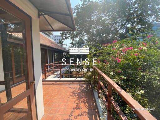 Classic 4 bedroom house for rent in Sukhumvit 26