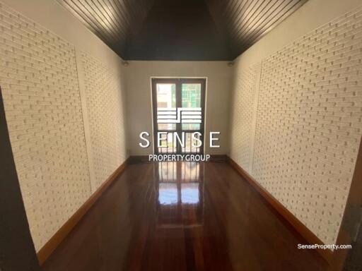 Classic 4 bedroom house for rent in Sukhumvit 26