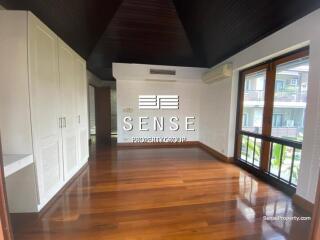 Classic 4 bedroom house for rent in Sukhumvit 26