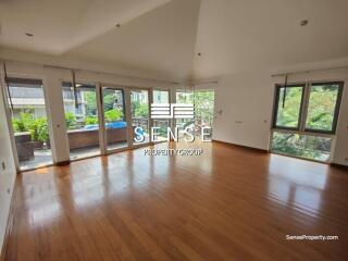 Sapcious house 4 bed for rent in thong lor