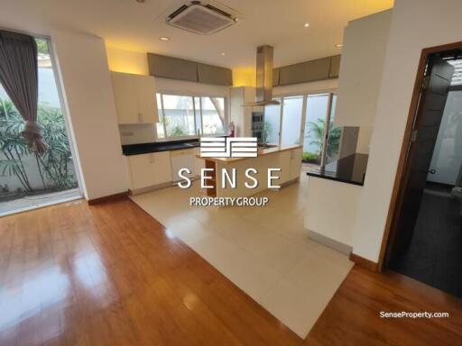 Sapcious house 4 bed for rent in thong lor