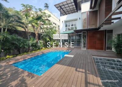 Sapcious house 4 bed for rent in thong lor