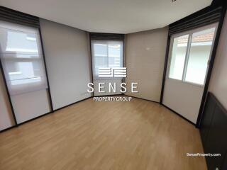 Spacious 4 bed house for rent in Rama 9
