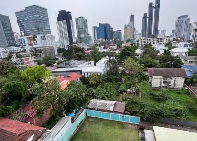 Large Condo Sukhumvit 61 Sale Ekkamai