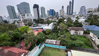 Large Condo Sukhumvit 61 Sale Ekkamai