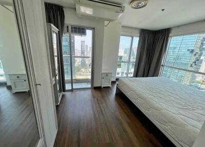 Condo for Rent at Silom Suite Condominium