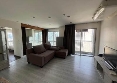 Condo for Rent at Silom Suite Condominium