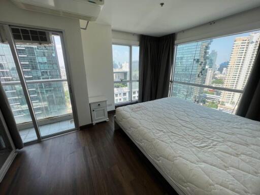 Condo for Rent at Silom Suite Condominium