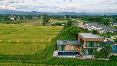 Pool Villa with A Beautiful 180-Degree View Over Rice Paddies