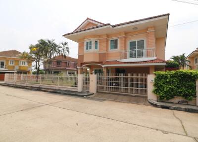 A Wonderful 3 BRM, 3 BTH 2-Level Home For Sale In Chonrada Estate, Udon Thani, Thailand