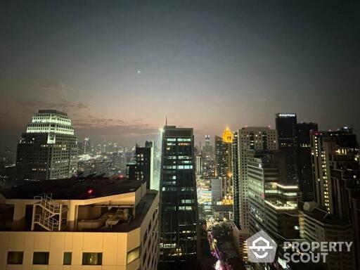 2-BR Condo at Edge Sukhumvit 23 near MRT Sukhumvit