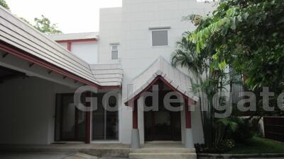 3-Bedroom House with Garden and Private Swimming Pool - Ekkamai-Thonglor-Petchburi