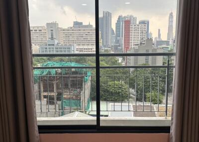 Condo Sukhumvit 11 Parquet Floor