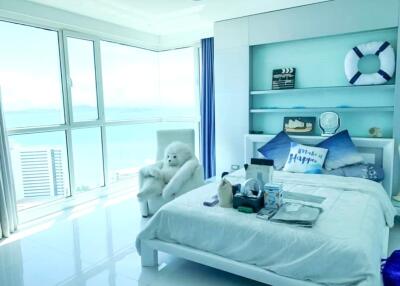 Corner unit with 3 bedrooms and amazing ocean view