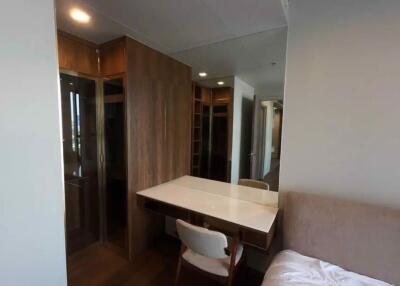 2 bed Condo in Ideo Q Sukhumvit 36 Khlongtan Sub District C020925