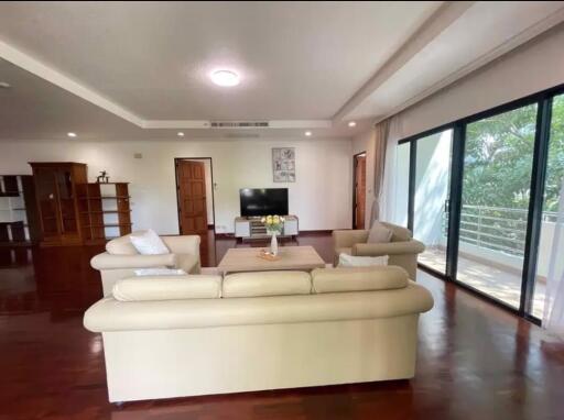 3 bed Condo in PR Home II Khlong Tan Nuea Sub District C020924