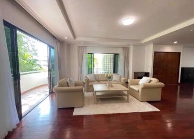 3 bed Condo in PR Home II Khlong Tan Nuea Sub District C020924