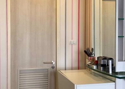 1 bed Condo in The Clover Khlong Tan Nuea Sub District C020922