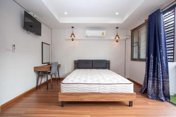 Delightful 4-Bed Townhouse near Central Chiangmai Airport: Spacious Family Living