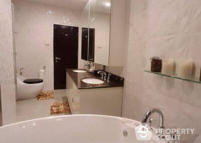 4-BR Townhouse near BTS Saphan Khwai