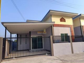 3 Bedrooms Townhouse East Pattaya H011740