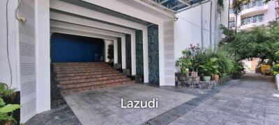 13 Beds 13 Baths 1,600 SQ.M. 4-Storey Villa in Pratumnak