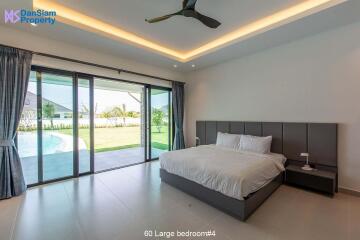 High-end 4-Bedroom Pool Villa on Large Land at Parkland