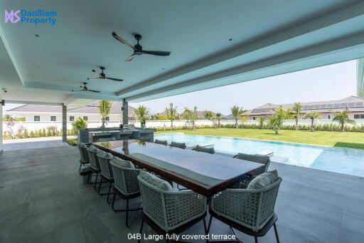 High-end 4-Bedroom Pool Villa on Large Land at Parkland