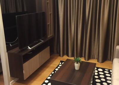 1-BR Condo at Focus Ploenchit near BTS Nana