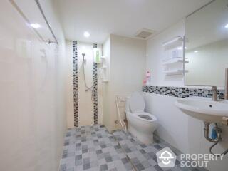 2-BR Condo at Centurion Park near BTS Ari