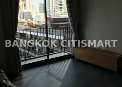 Condo at Edge Sukhumvit 23 for sale