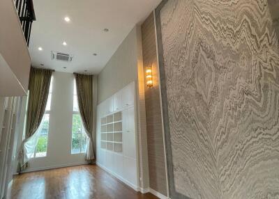 4-BR Townhouse at Baan Klang Krung (british Town - Thonglor) near BTS Thong Lor