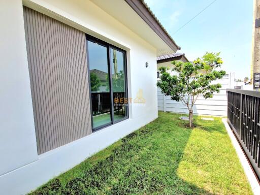 3 Bedrooms Villa / Single House in Panalee Banna Huay Yai H011744