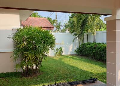 3 Bedrooms Villa / Single House Huay Yai H011743