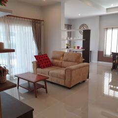 3 Bedrooms Villa / Single House Huay Yai H011743