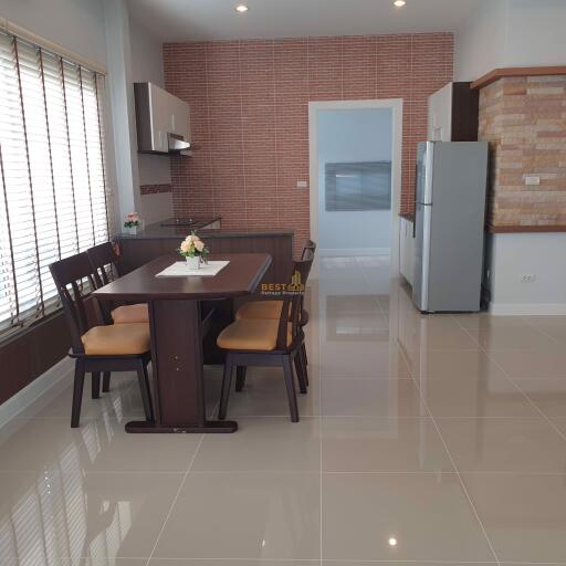 3 Bedrooms Villa / Single House Huay Yai H011743