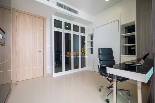 3 Bedrooms Condo in The Riviera Wong Amat Beach Wongamat C011742