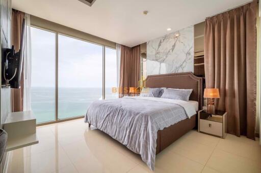 3 Bedrooms Condo in The Riviera Wong Amat Beach Wongamat C011742